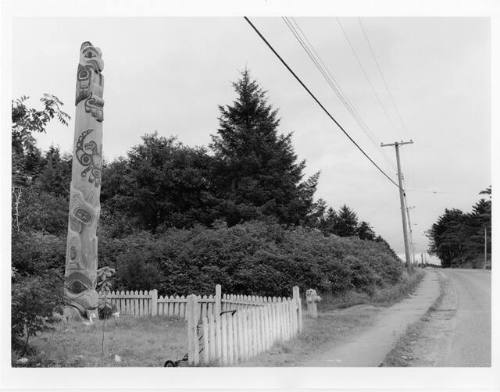 Memorial Totem Pole in Old Massett