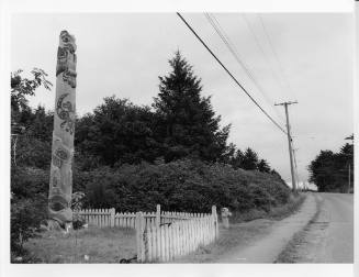 Memorial Totem Pole in Old Massett